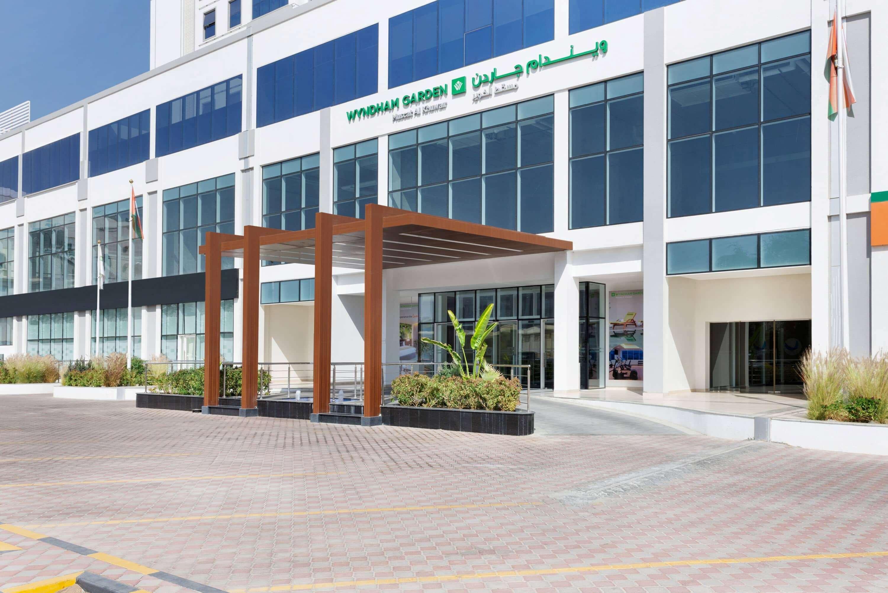 Отель Wyndham Garden Muscat Al Khuwair Экстерьер фото