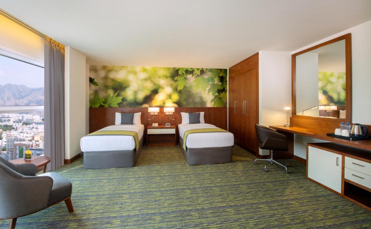 Отель Wyndham Garden Muscat Al Khuwair Экстерьер фото