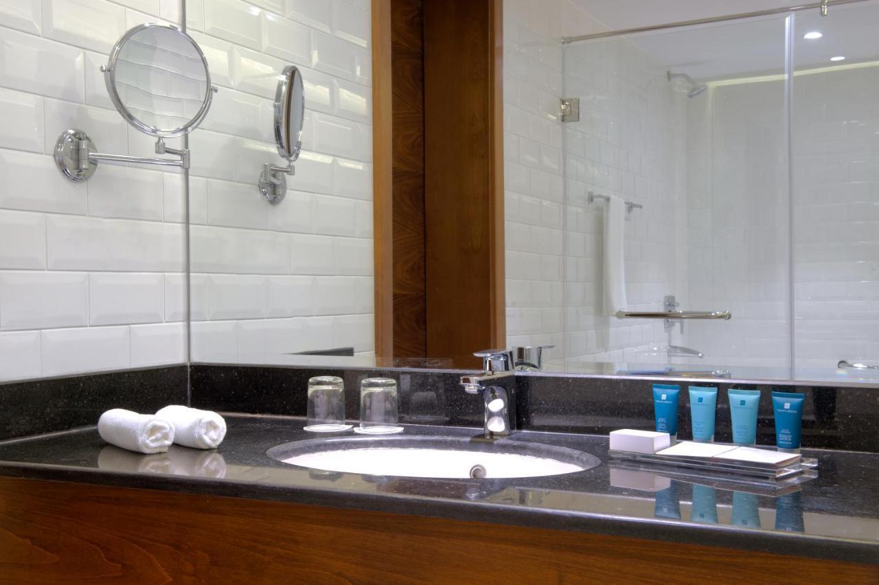 Отель Wyndham Garden Muscat Al Khuwair Экстерьер фото