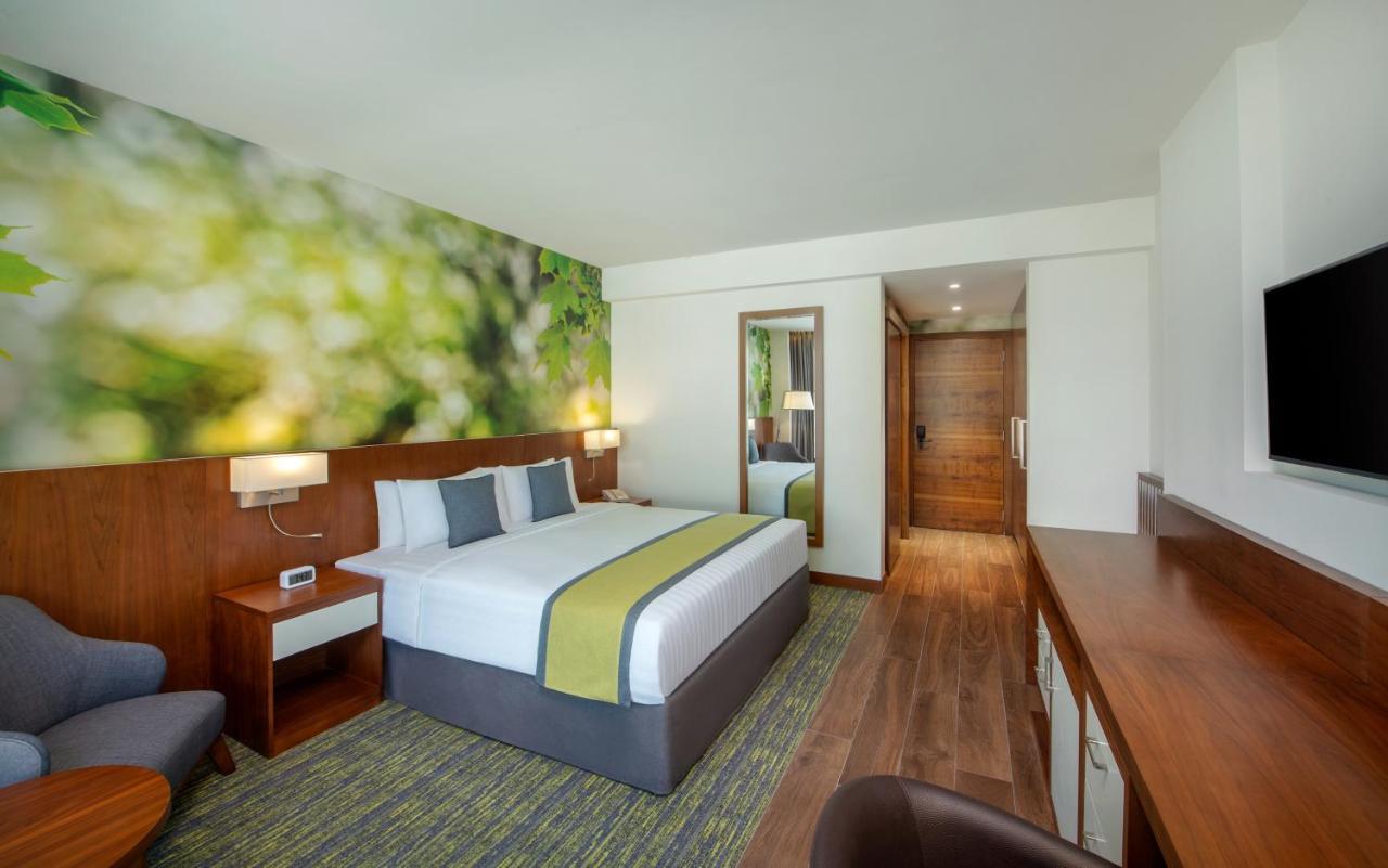 Отель Wyndham Garden Muscat Al Khuwair Экстерьер фото